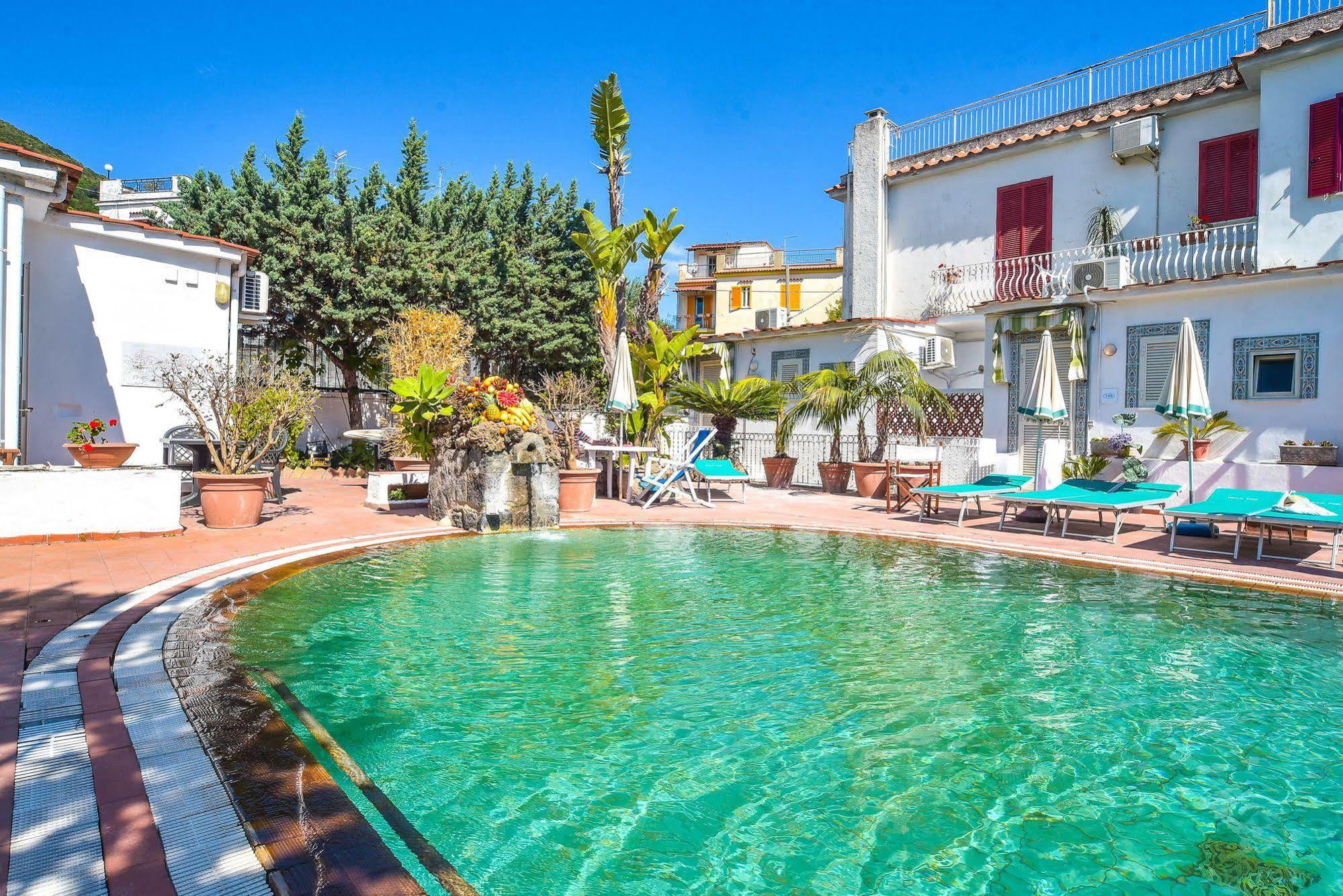 Hotel Charme La Tina 3*