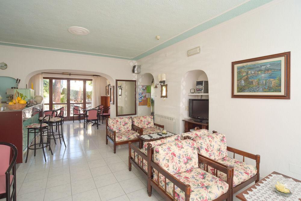 Charme La Tina Hotel 3*