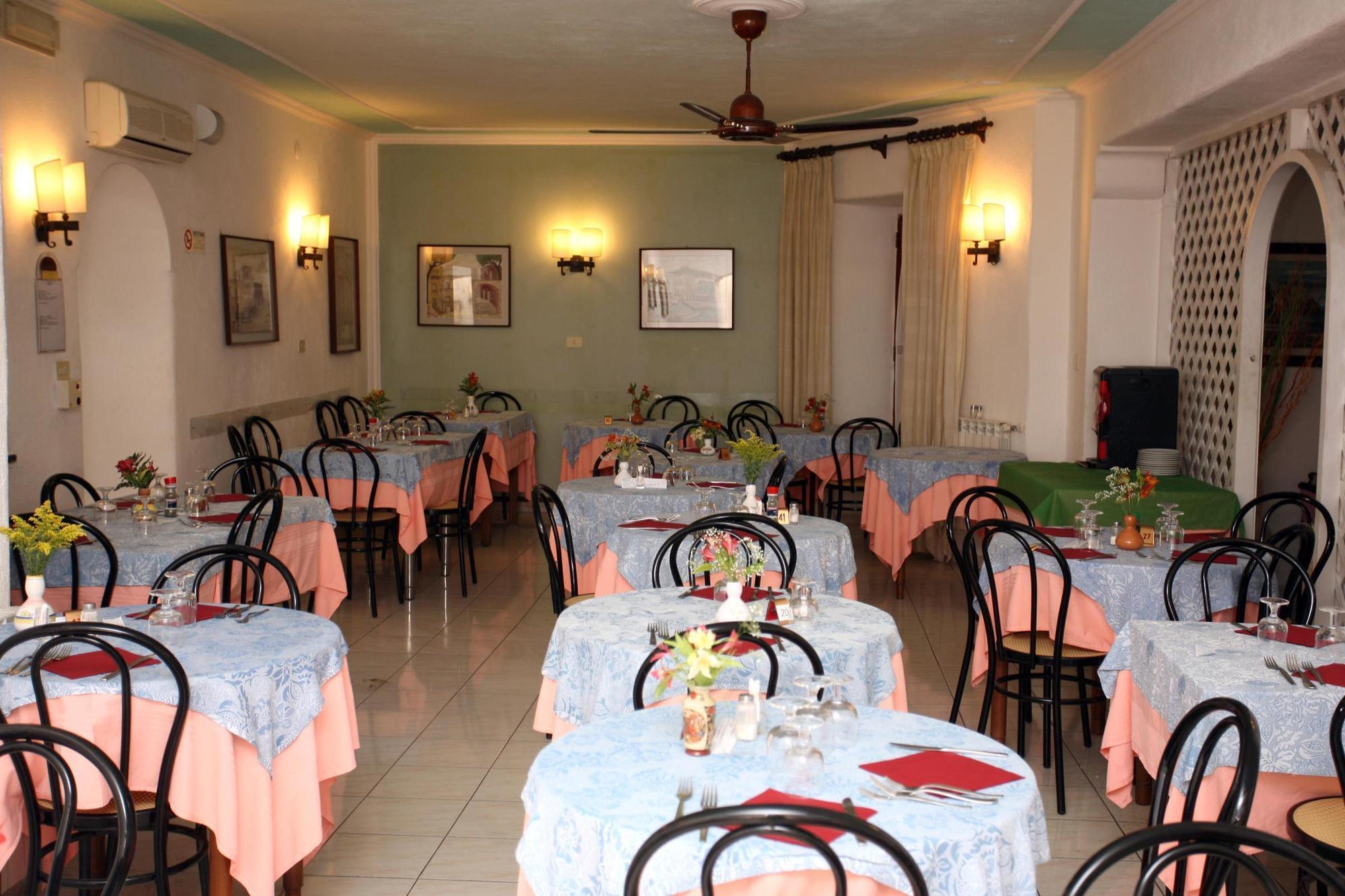 Charme La Tina Hotel 3*