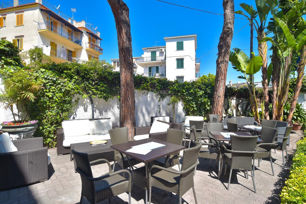 Charme La Tina Hotel 3*